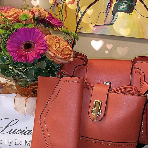 Purse - Picture 1 of 4